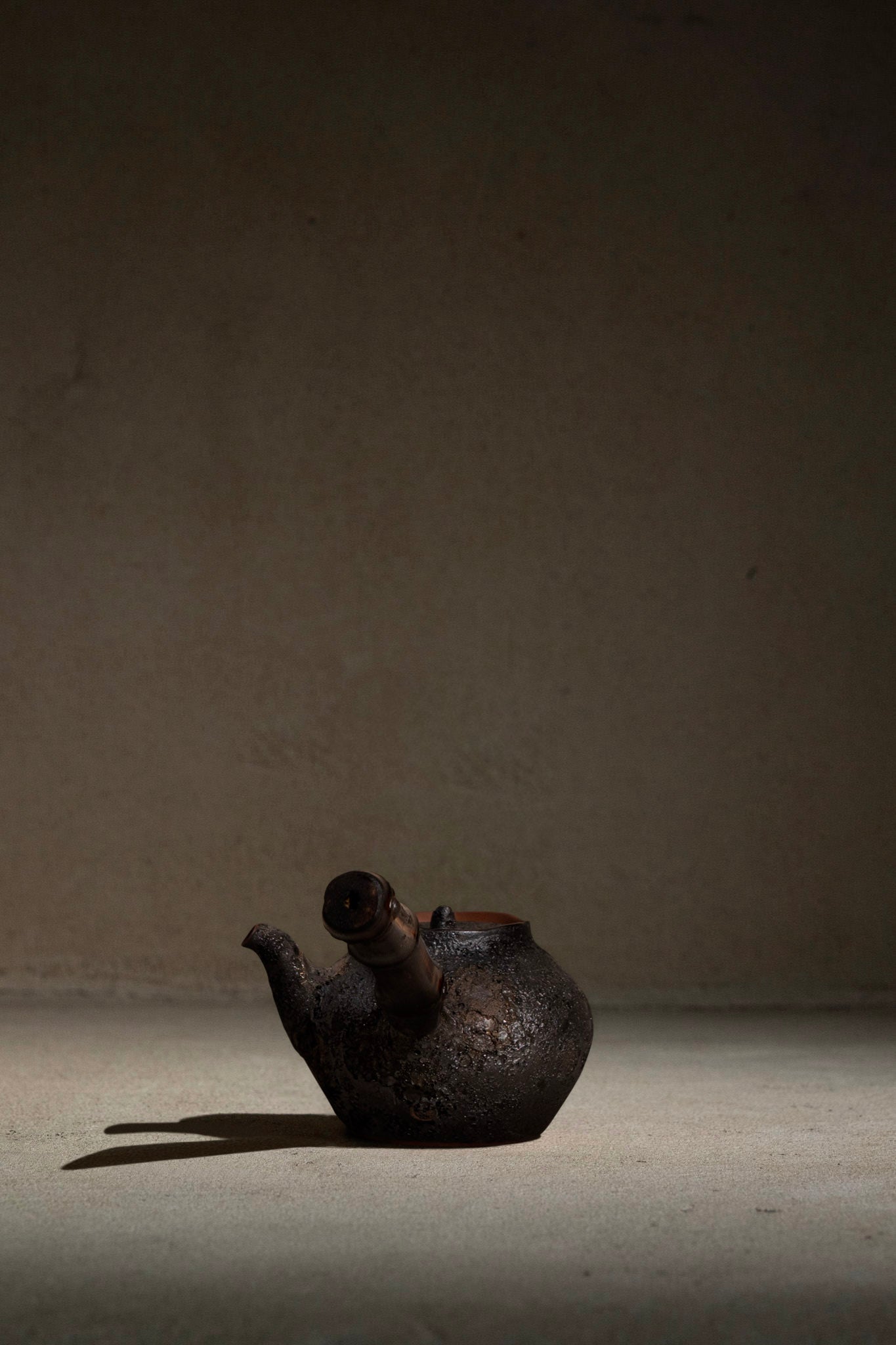Charcoal Teapot | 250ml | Bamboo Handle