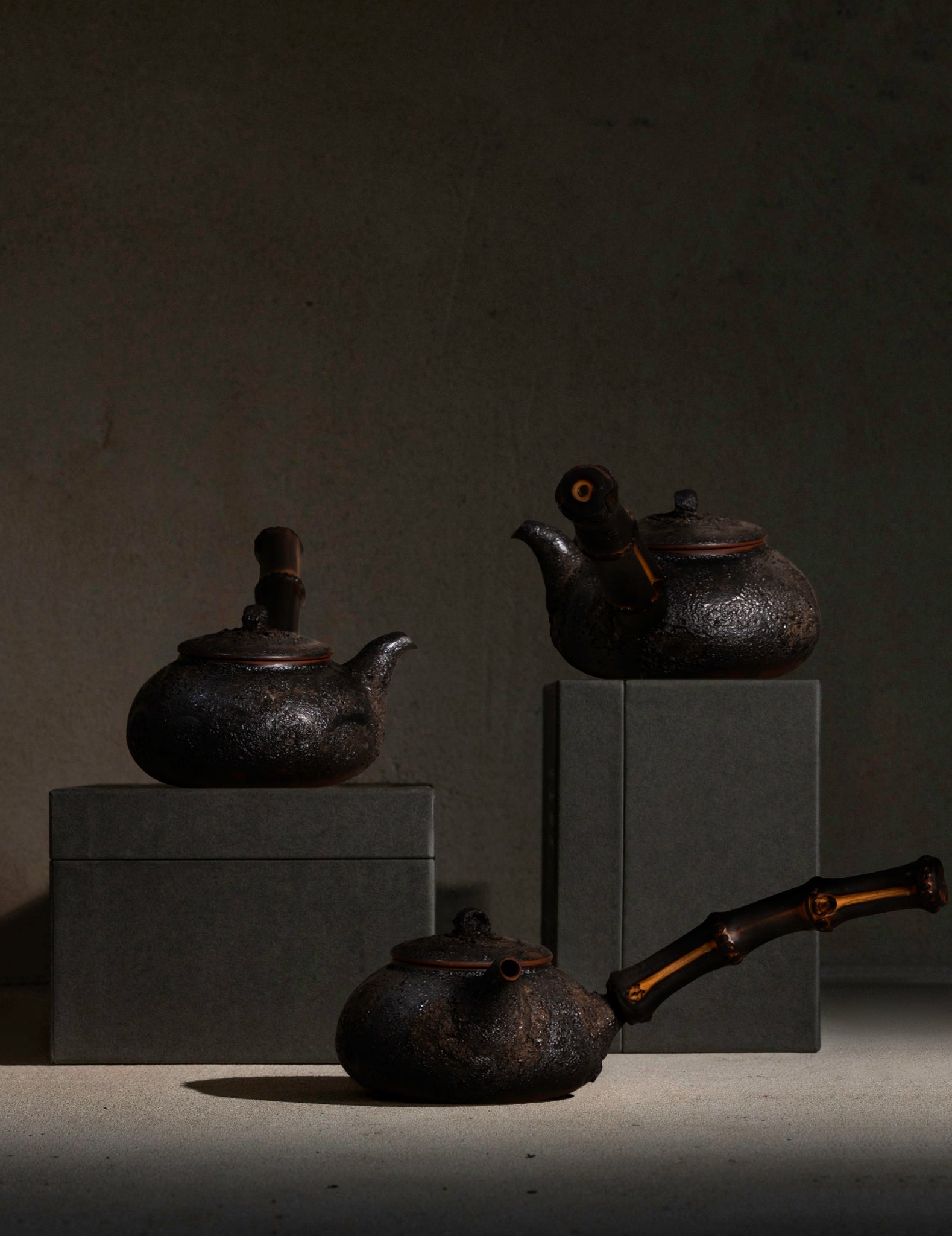 Charcoal Teapot | 450ml | Bamboo Handle