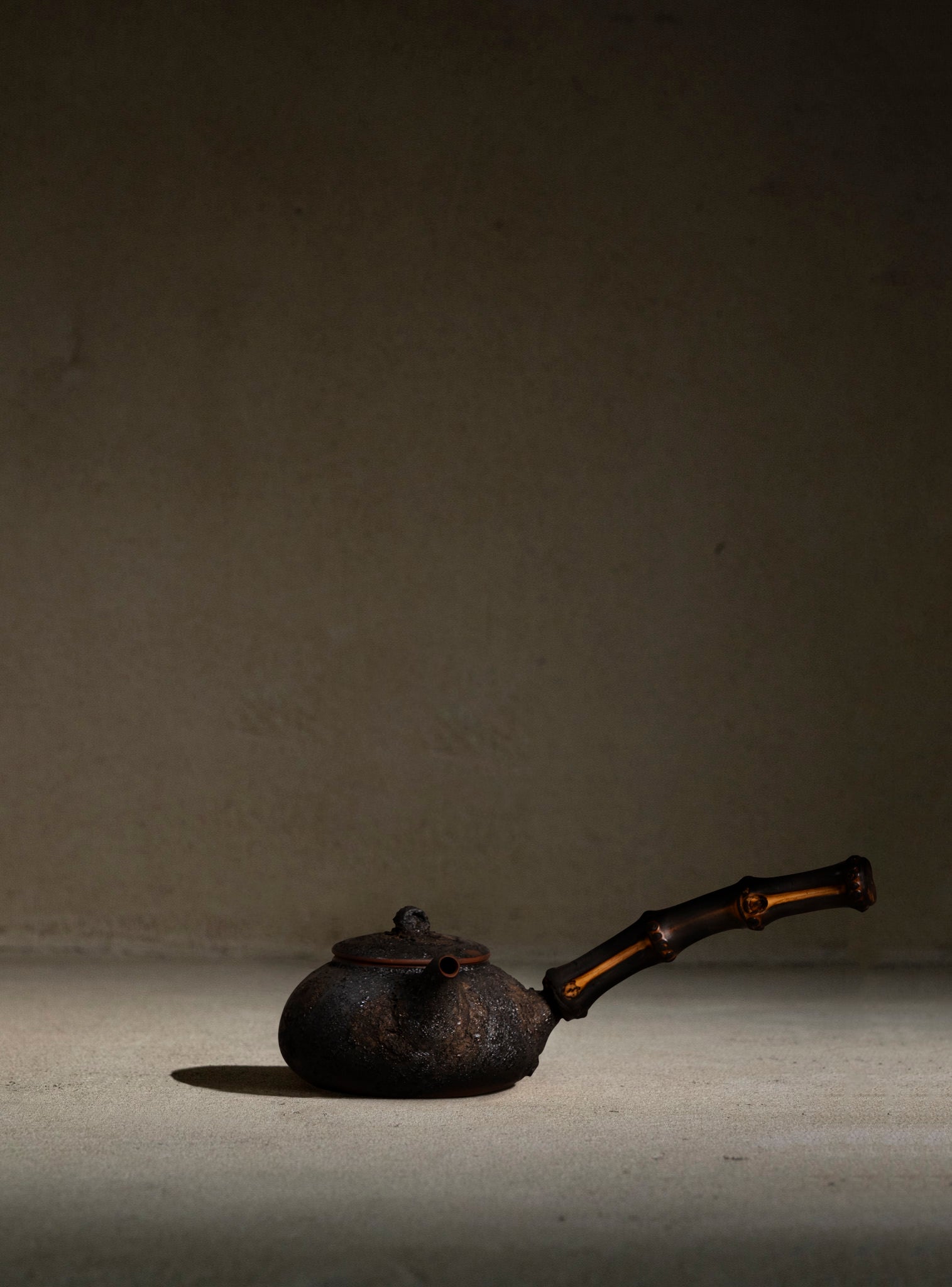 Charcoal Teapot | 450ml | Bamboo Handle