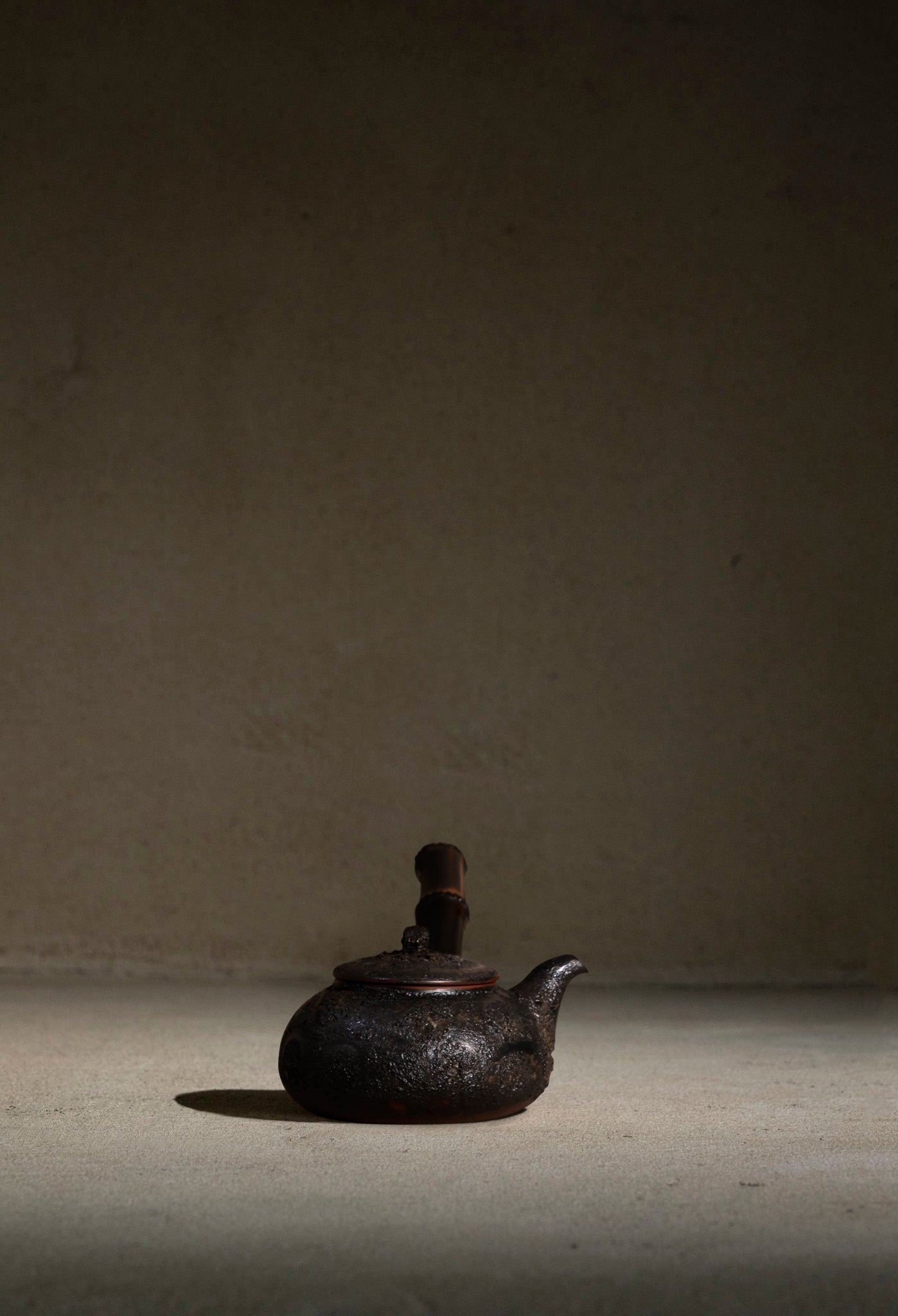 Charcoal Teapot | 450ml | Bamboo Handle