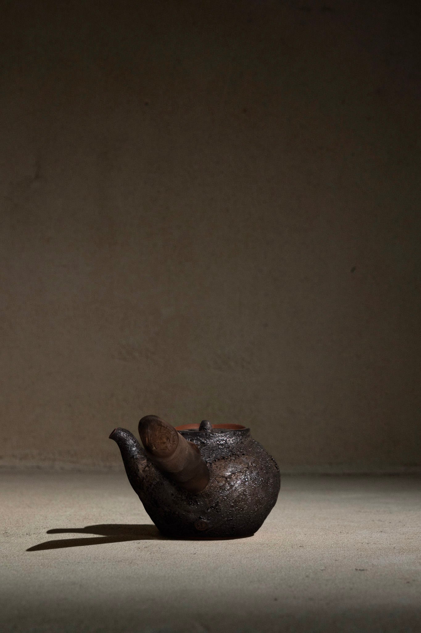 Charcoal Teapot | 250ml | Wood Handle