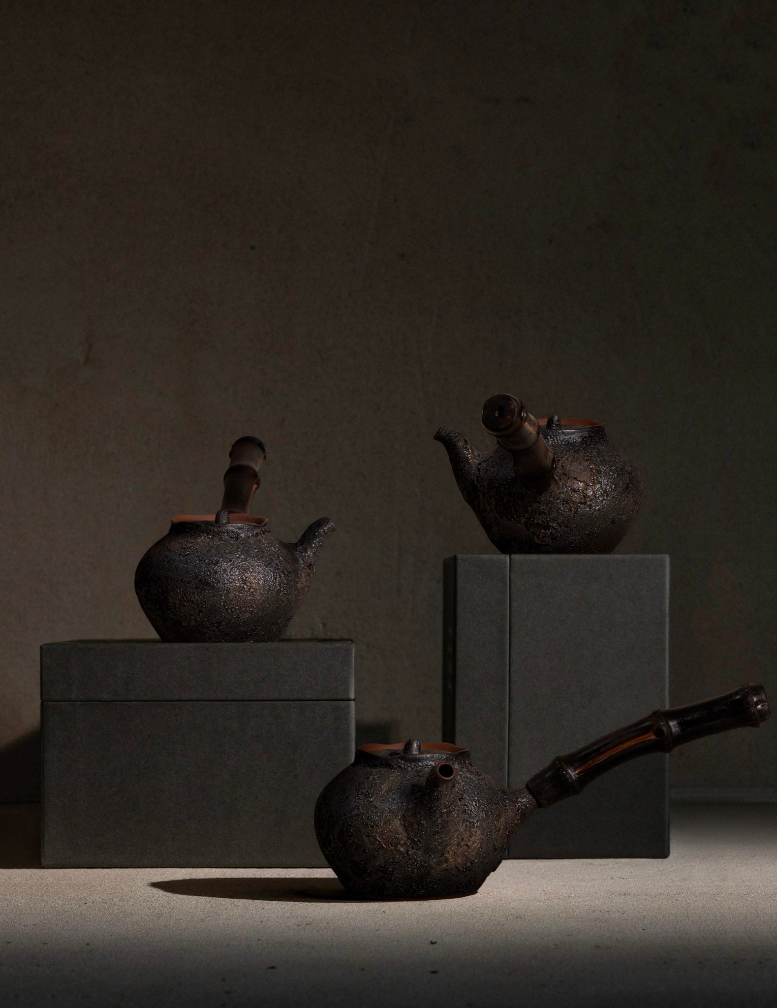 Charcoal Teapot | 250ml | Bamboo Handle