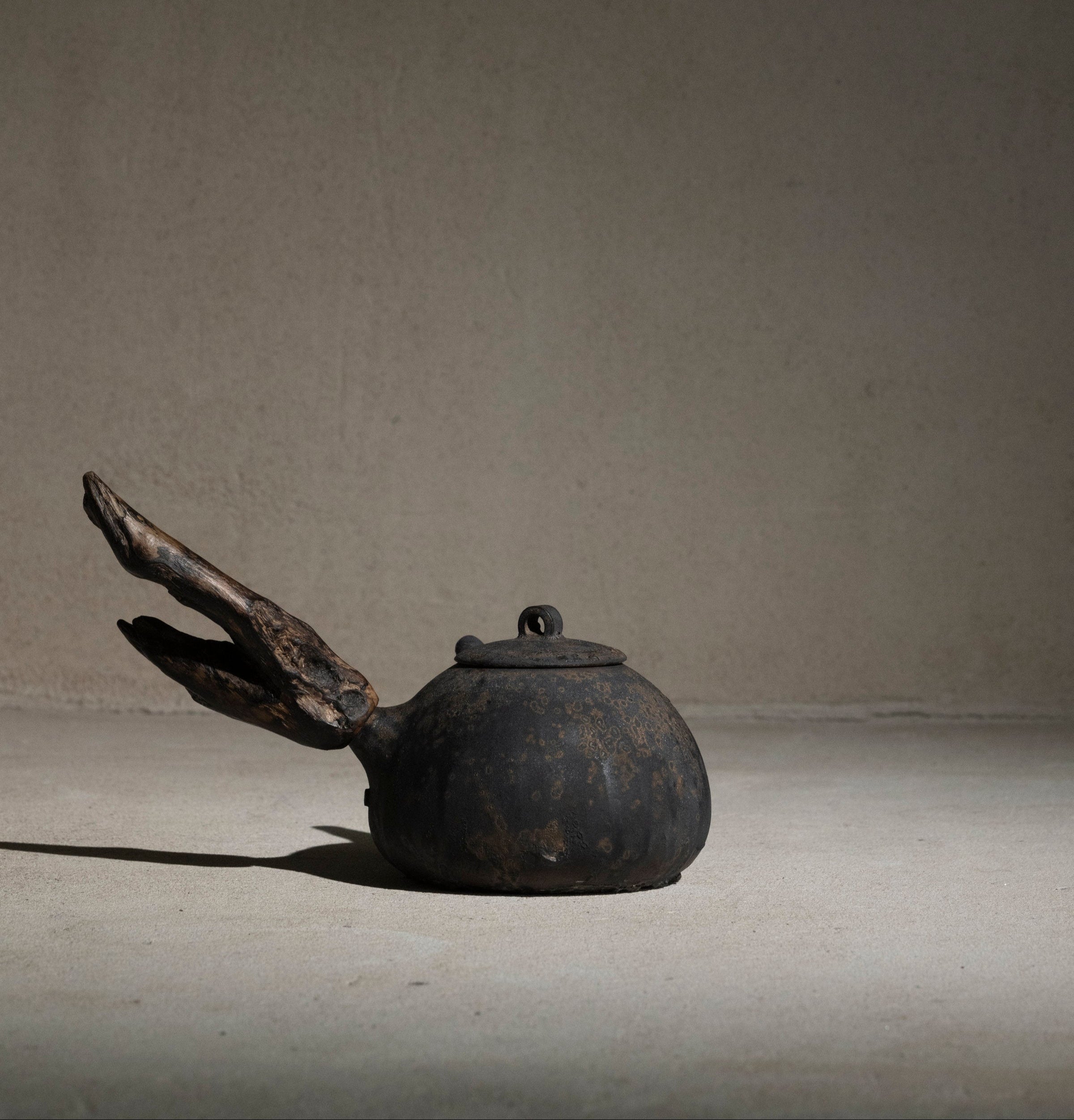 Wabi Wood Handle Teapot | 700-800ml
