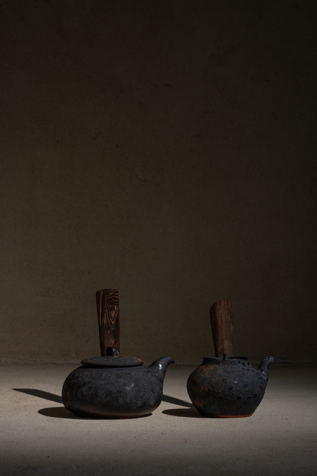 Wood Handle Teapot 450ml Dark