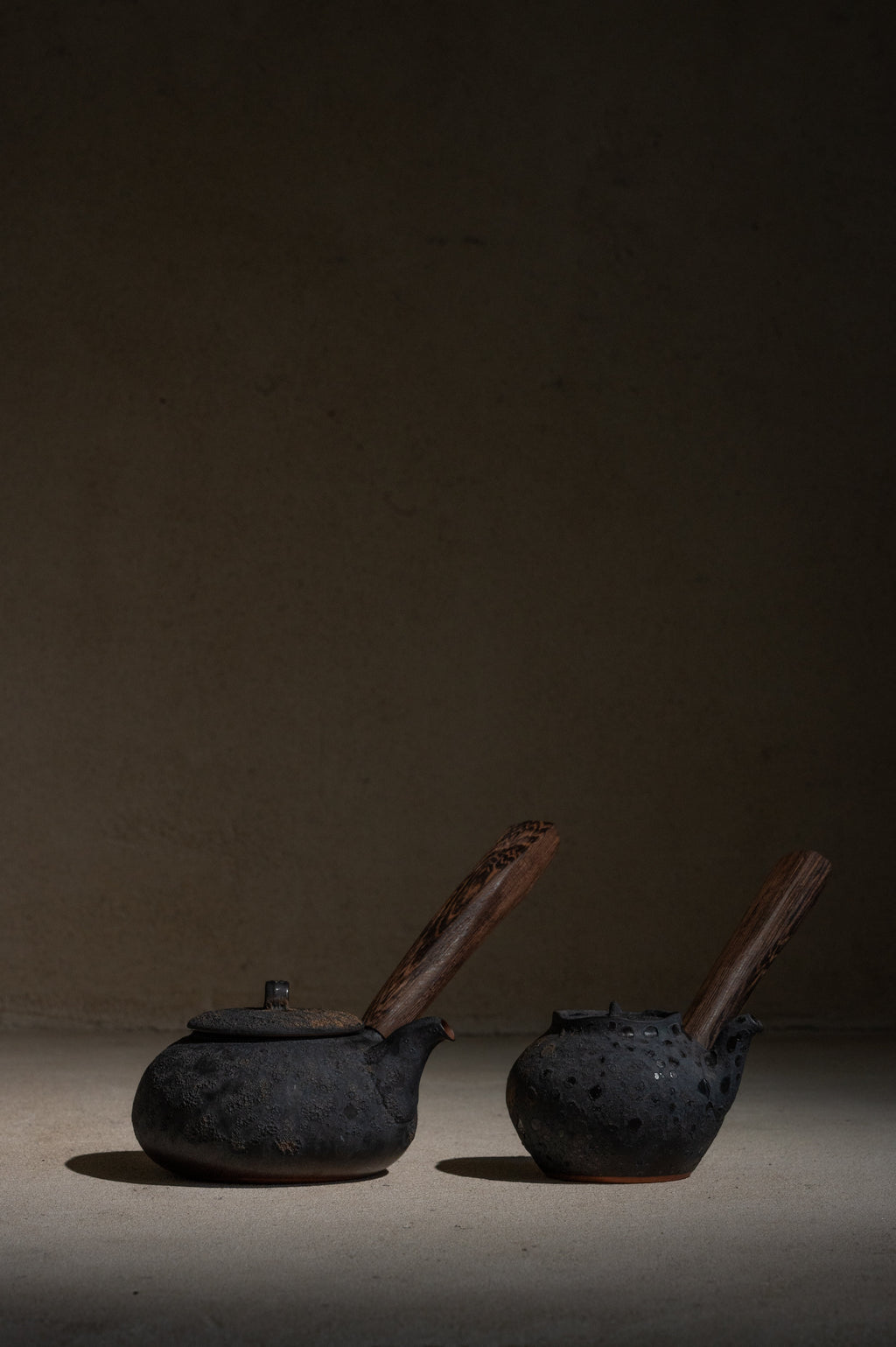 Wood Handle Teapot 450ml Dark