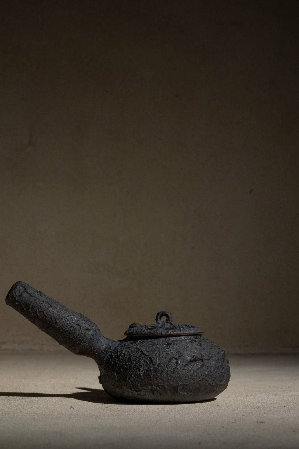 Obsidian Teapot 450ml Clay Handle