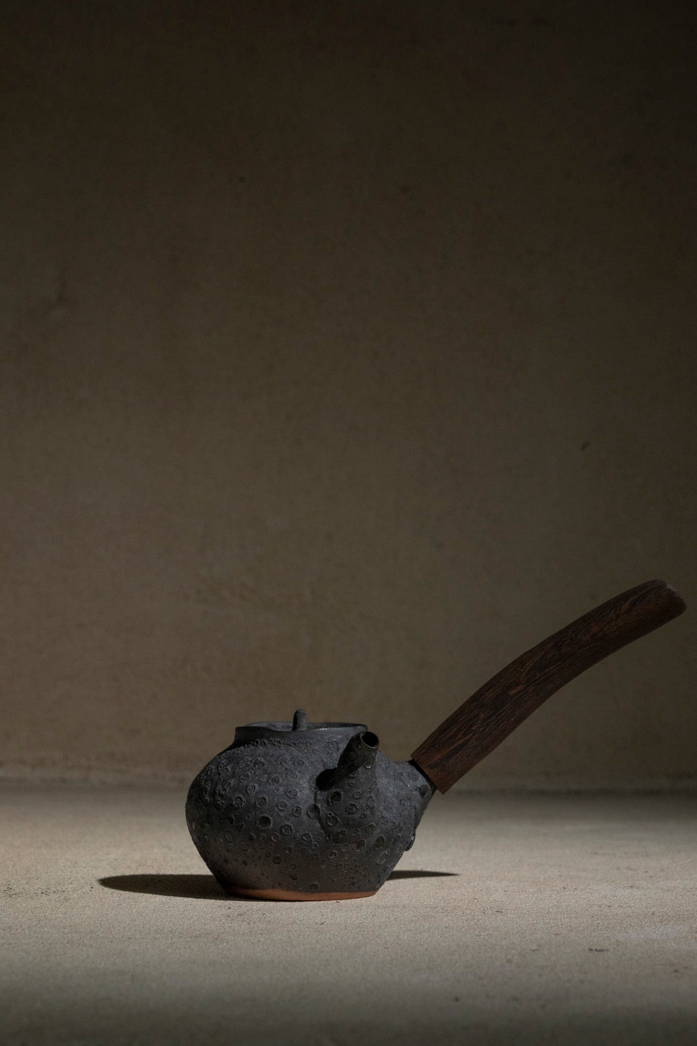 Wood Handle Teapot 250ml Dark